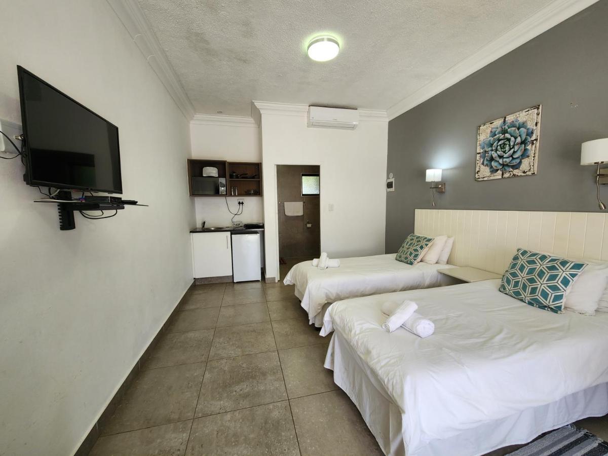 Saint Lucia Estuary Hippo Lodge Apartments מראה חיצוני תמונה